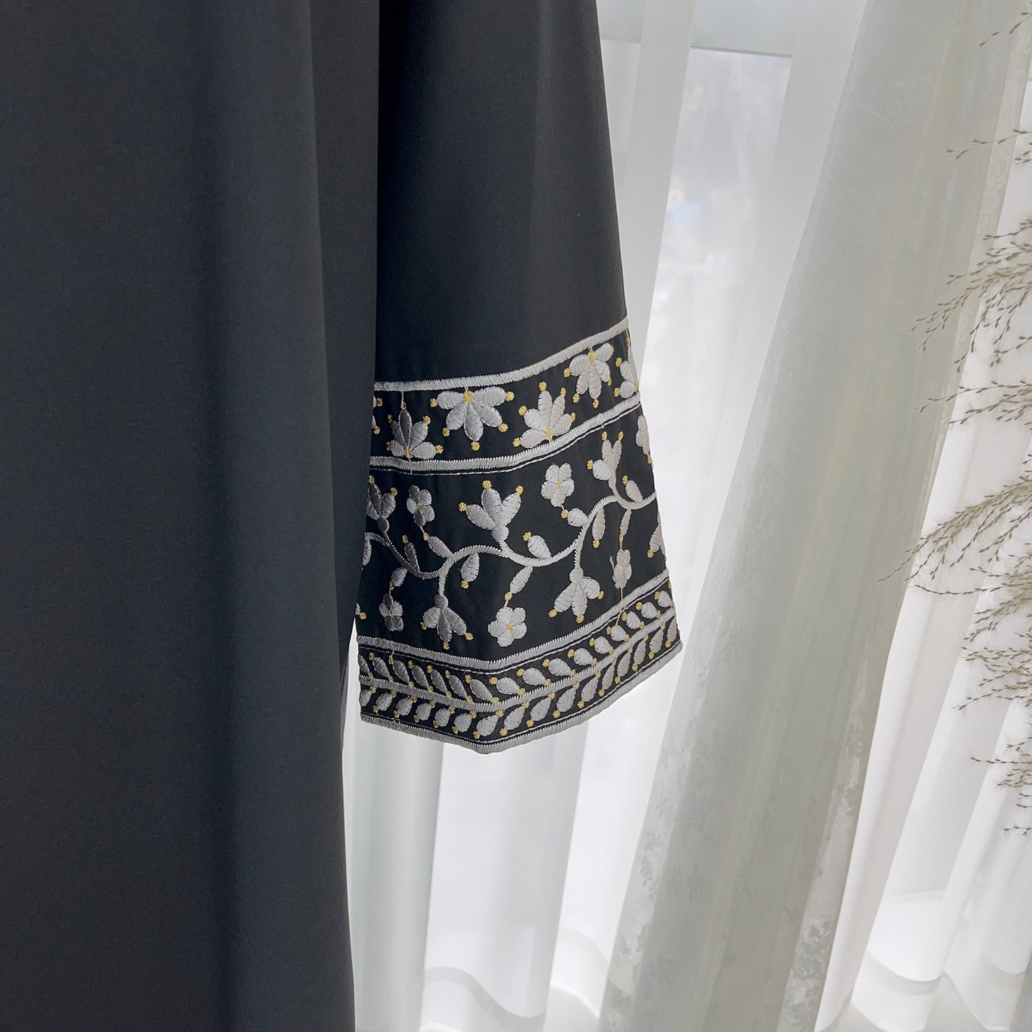 Amira Embroidered Abaya - Muslim House
