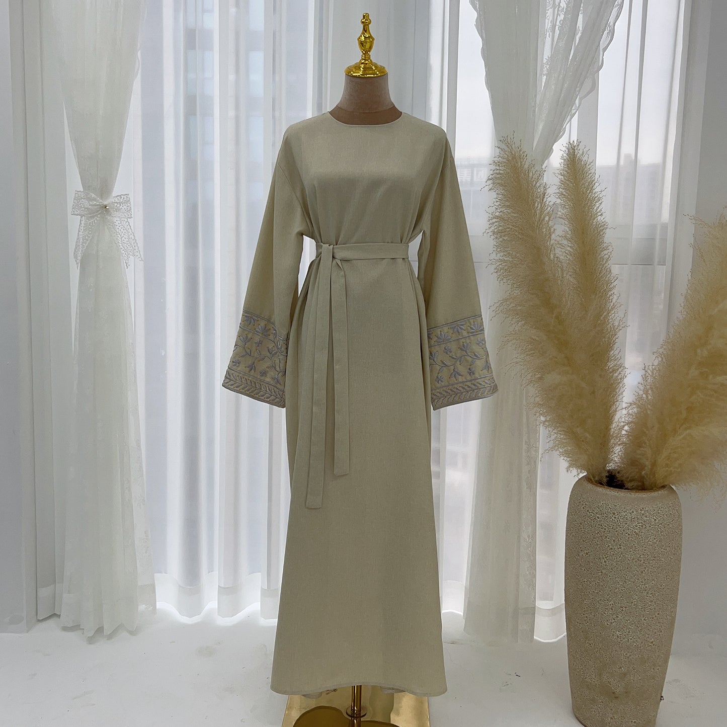 Amira Embroidered Abaya - Muslim House
