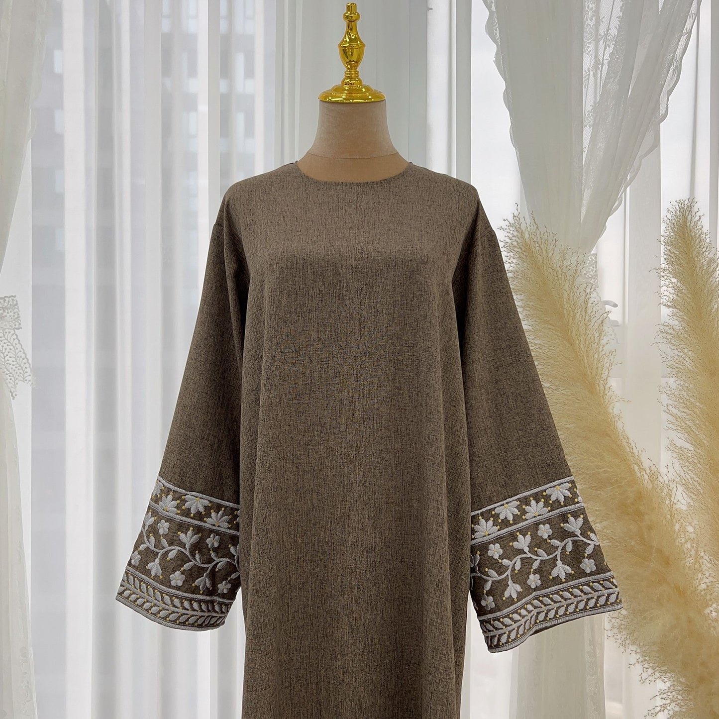 Amira Embroidered Abaya - Muslim House