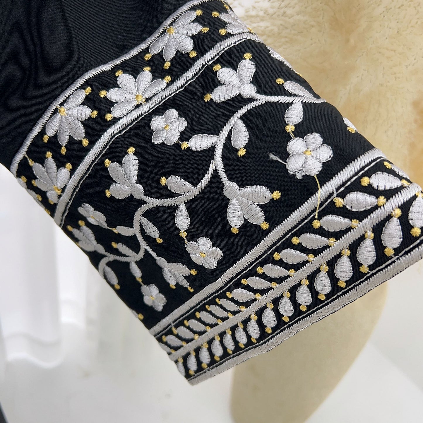 Amira Embroidered Abaya - Muslim House