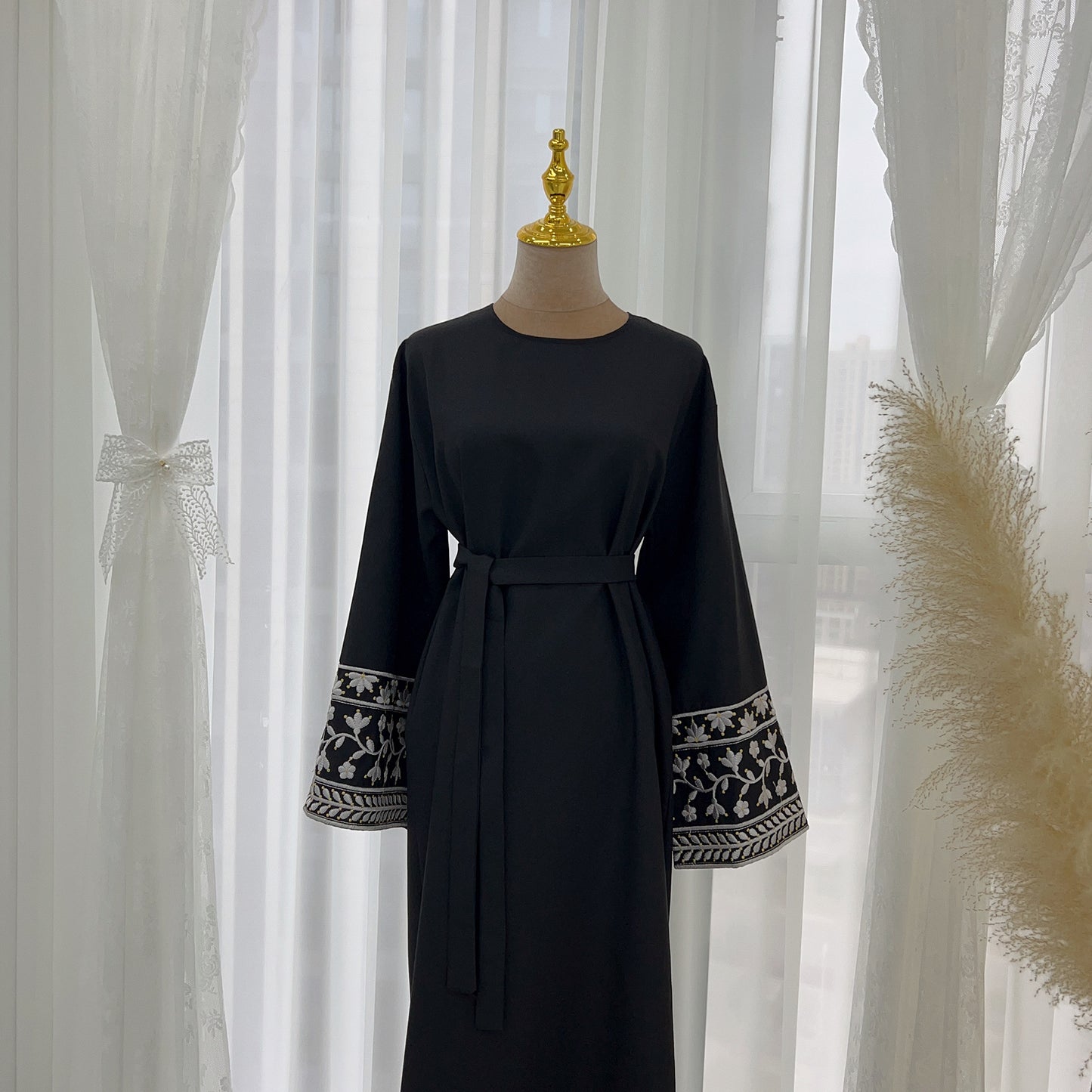Amira Embroidered Abaya - Muslim House