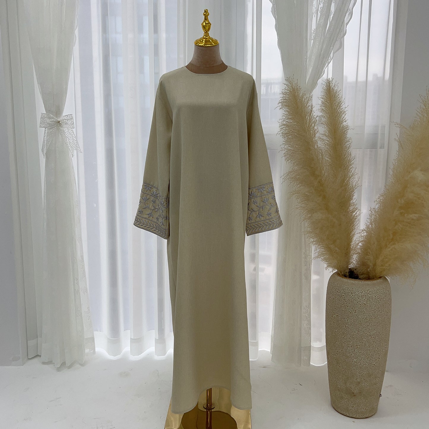 Amira Embroidered Abaya - Muslim House