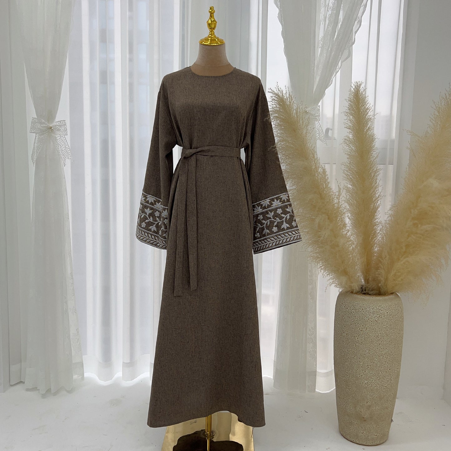 Amira Embroidered Abaya - Muslim House